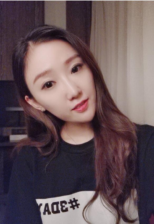 創歷史！第一位登陸倫披尼拳場的女性主持人——冬妮為中國搏擊增光